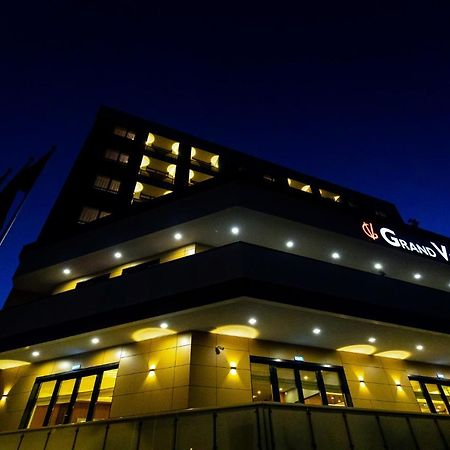 Grand View Hotel & Suites Copou Яссы Экстерьер фото