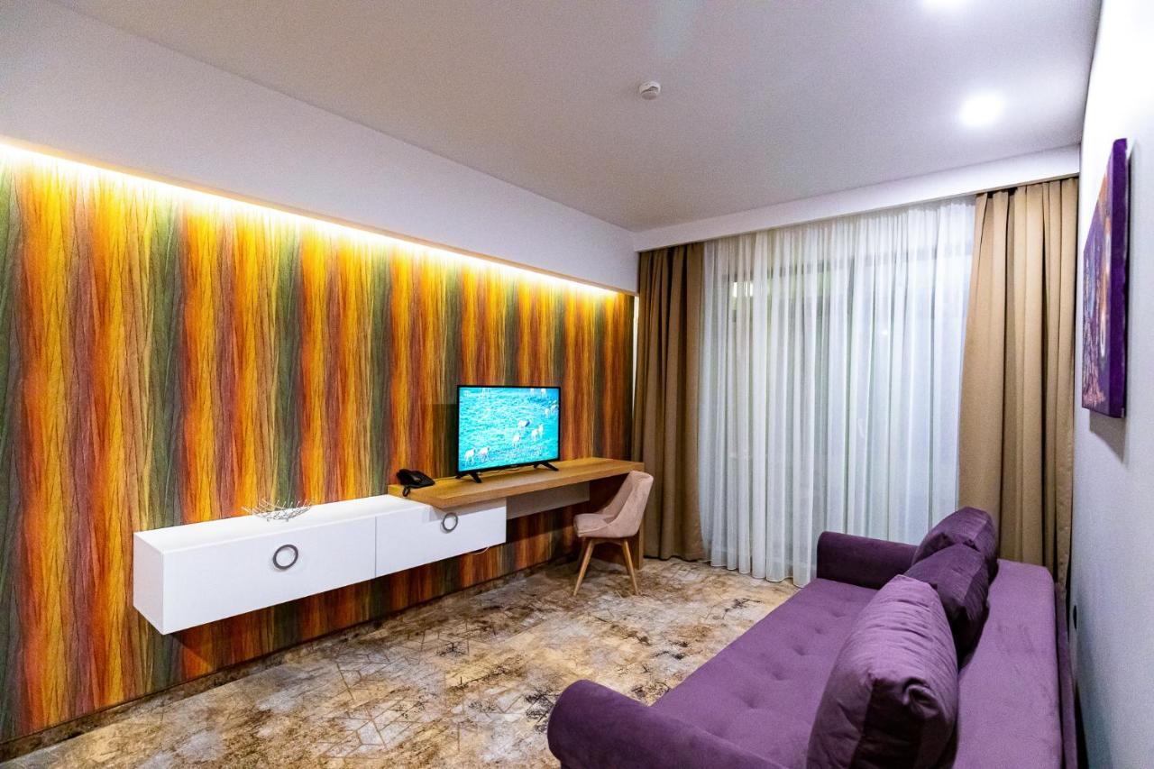 Grand View Hotel & Suites Copou Яссы Экстерьер фото