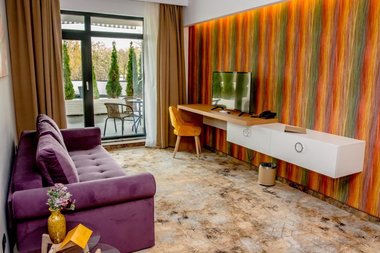 Grand View Hotel & Suites Copou Яссы Экстерьер фото
