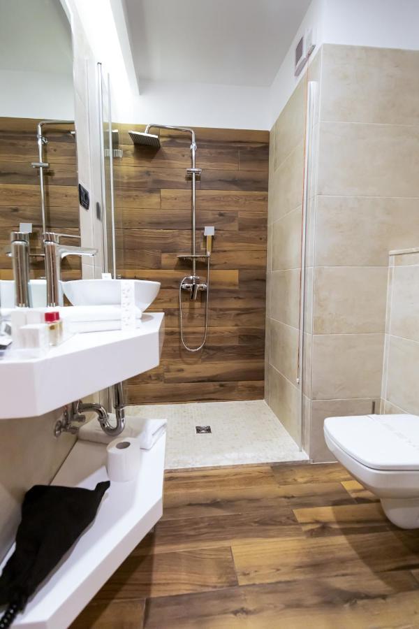 Grand View Hotel & Suites Copou Яссы Экстерьер фото