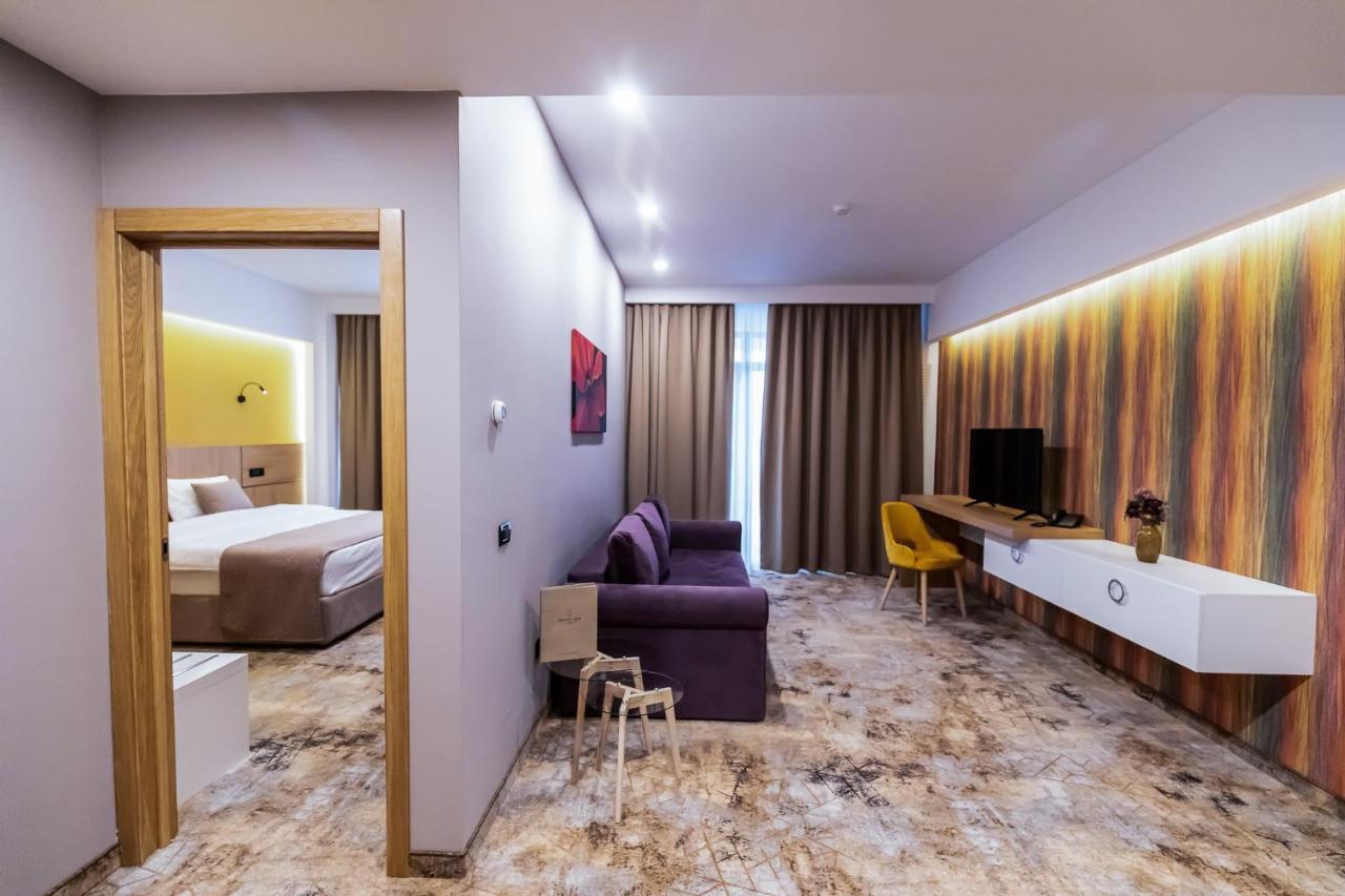 Grand View Hotel & Suites Copou Яссы Экстерьер фото