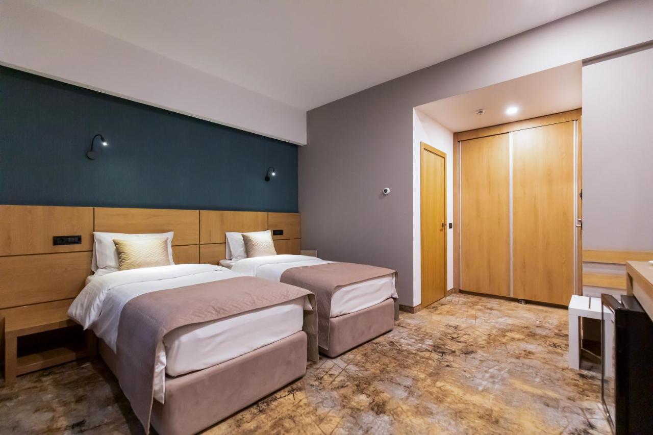 Grand View Hotel & Suites Copou Яссы Экстерьер фото