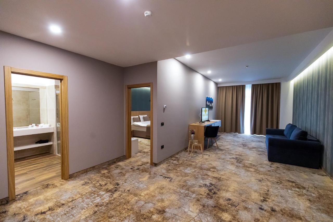 Grand View Hotel & Suites Copou Яссы Экстерьер фото